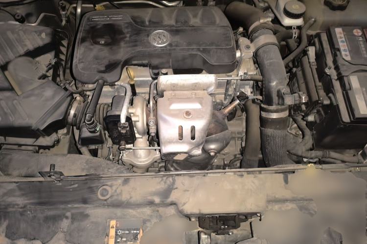 Used Buick GL6 2018 18T 6-Seater Prestige Model Engine Bay