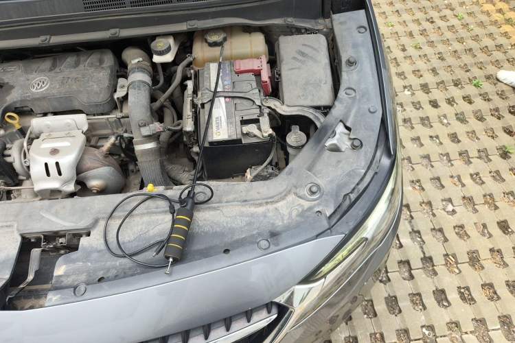 Used Buick GL6 2018 18T 6-Seater Elite Model Engine Bay Left