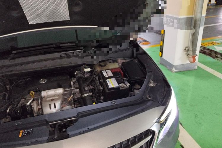 Used Buick GL6 2018 18T 6-Seater Prestige Model Engine Bay Left