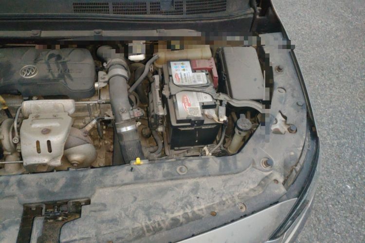Used Buick GL6 2018 18T 6-Seater Prestige Model Engine Bay Left