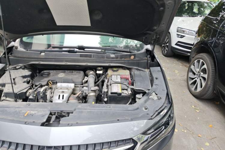 Used Buick GL6 2018 18T 6-Seater Prestige Model Engine Bay Left