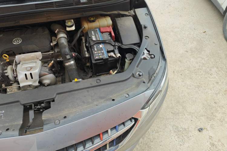 Used Buick GL6 2018 18T 5-Seater Elite Version Engine Bay Left
