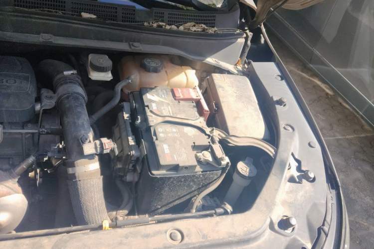 Used Buick GL6 2018 18T 6-Seater Prestige Model Engine Bay Left