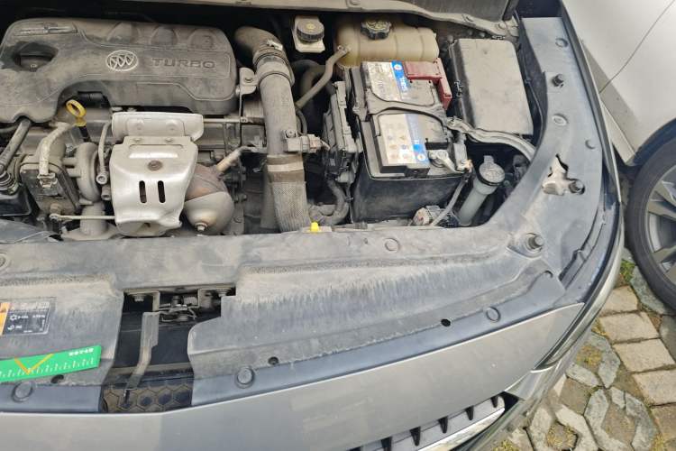 Used Buick GL6 2018 18T 6-Seater Luxury Model Engine Bay Left