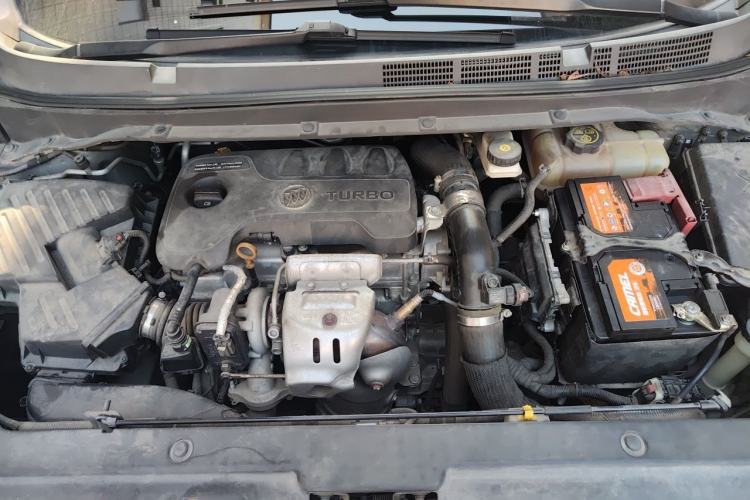 Used Buick GL6 2018 18T 6-Seater Prestige Model Engine Bay