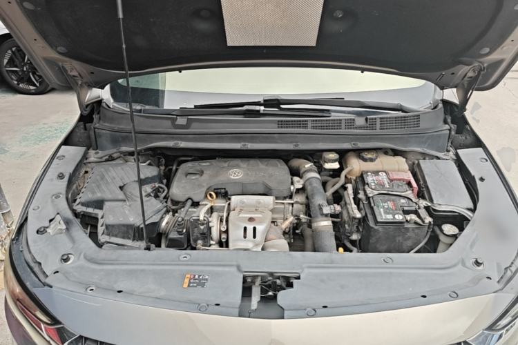 Used Buick GL6 2018 18T 6-Seater Luxury Model Engine Bay