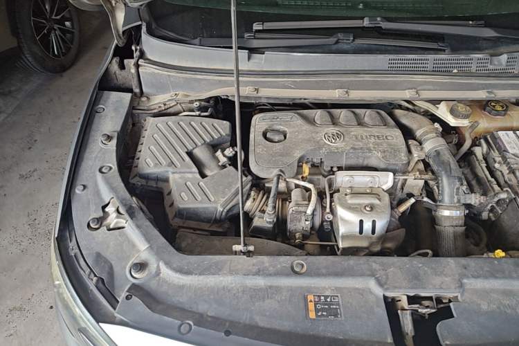 Used Buick GL6 2018 18T 6-Seater Prestige Model Engine Bay Right