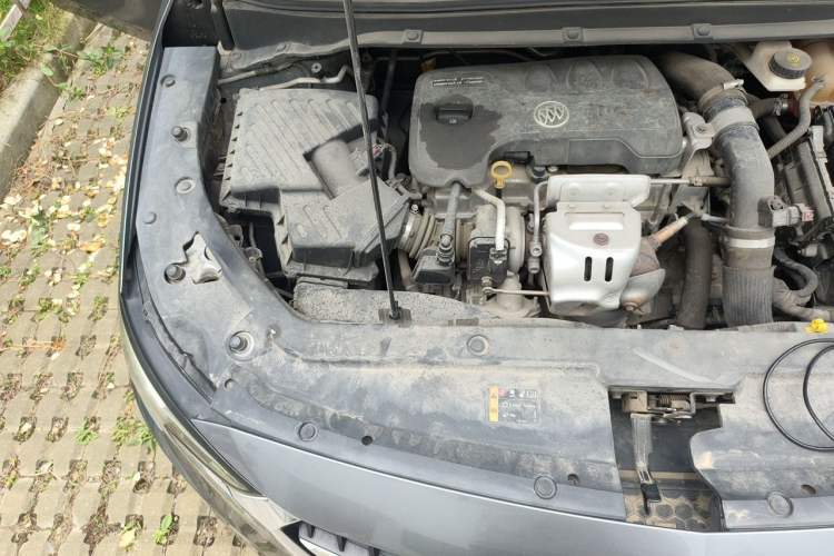 Used Buick GL6 2018 18T 6-Seater Elite Model Engine Bay Right