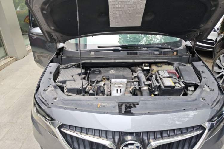 Used Buick GL6 2018 18T 6-Seater Prestige Model Engine Bay Right