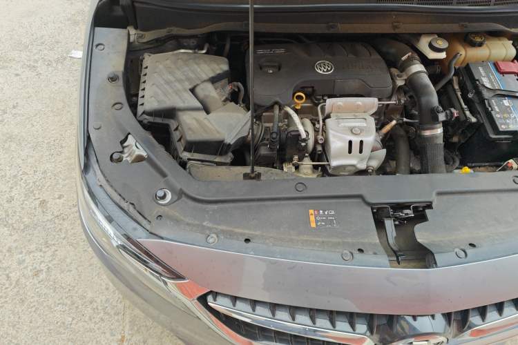Used Buick GL6 2018 18T 5-Seater Elite Version Engine Bay Right