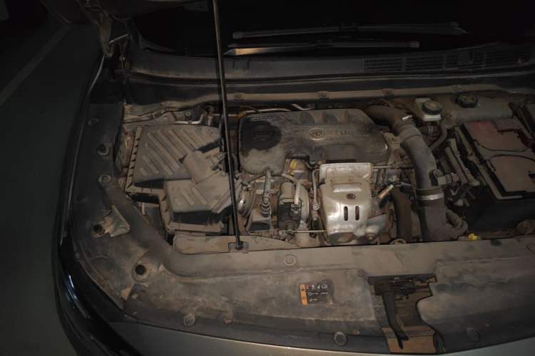 Used Buick GL6 2018 18T 6-Seater Elite Model Engine Bay Right