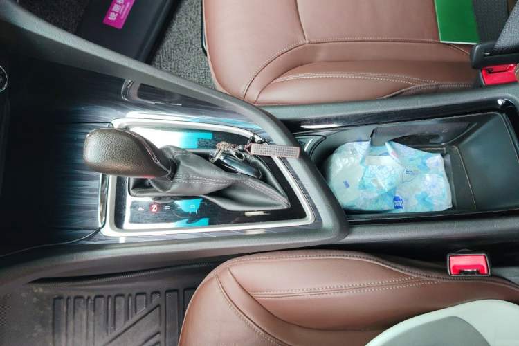 Used Buick GL6 2018 18T 6-Seater Prestige Model Gear Lever
