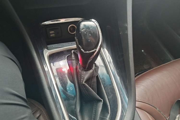 Used Buick GL6 2018 18T 6-Seater Prestige Model Gear Lever