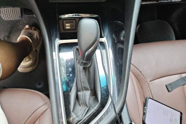 Used Buick GL6 2018 18T 6-Seater Prestige Model Gear Lever