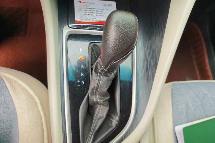 Used Buick GL6 2018 18T 5-Seater Elite Version Gear Lever