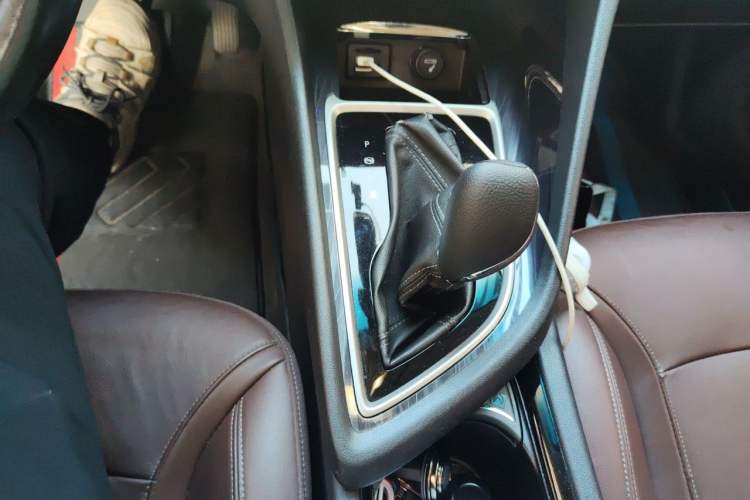 Used Buick GL6 2018 18T 6-Seater Prestige Model Gear Lever