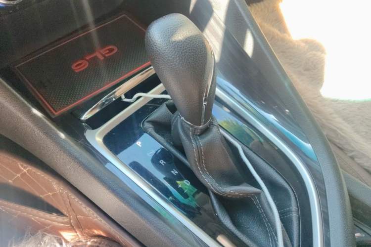 Used Buick GL6 2018 18T 6-Seater Prestige Model Gear Lever
