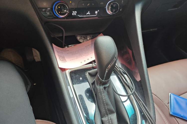 Used Buick GL6 2018 18T 6-Seater Prestige Model Gear Lever