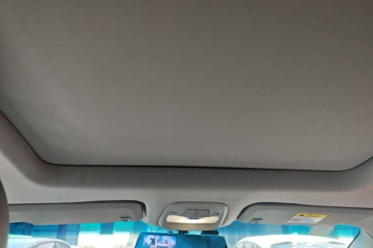 Used Buick GL6 2018 18T 6-Seater Elite Model Headliner
