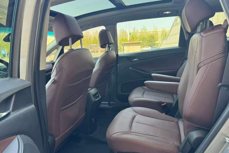 Used Buick GL6 2018 18T 6-Seater Luxury Model Interior 3