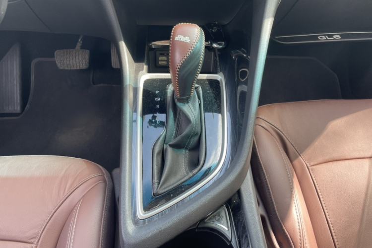 Used Buick GL6 2018 18T 6-Seater Luxury Model Interior 4