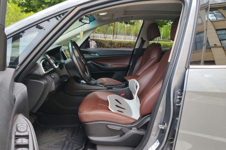 Used Buick GL6 2018 18T 6-Seater Prestige Model Left Front Seat