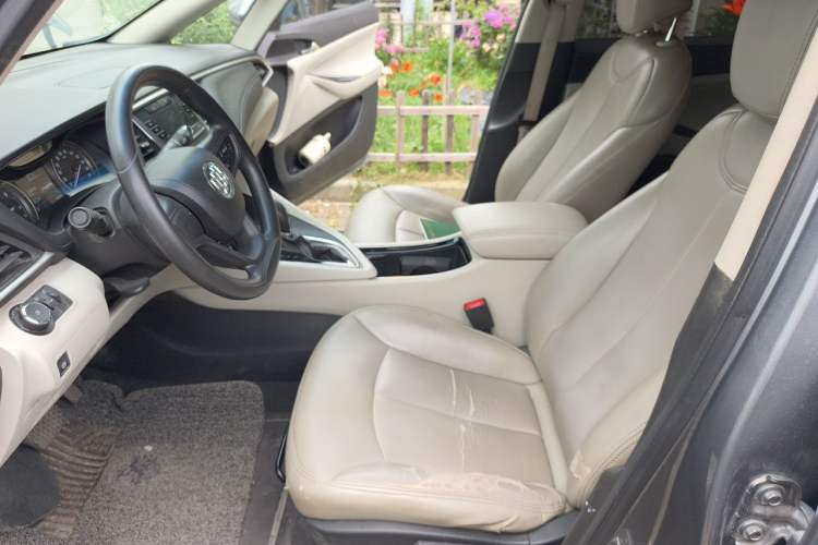 Used Buick GL6 2018 18T 6-Seater Elite Model Left Front Seat