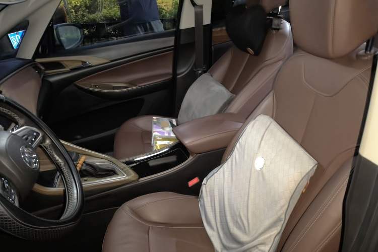 Used Buick GL6 2018 18T 6-Seater Prestige Model Left Front Seat