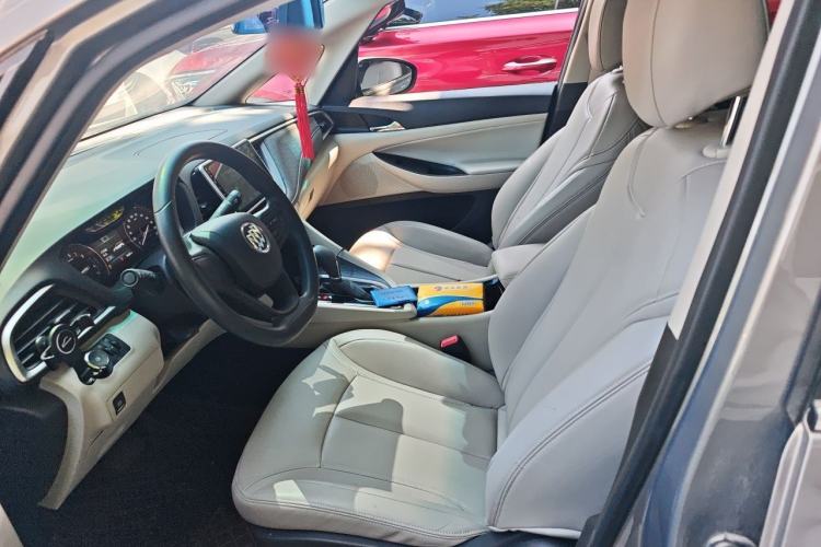Used Buick GL6 2018 18T 6-Seater Elite Model Left Front Seat