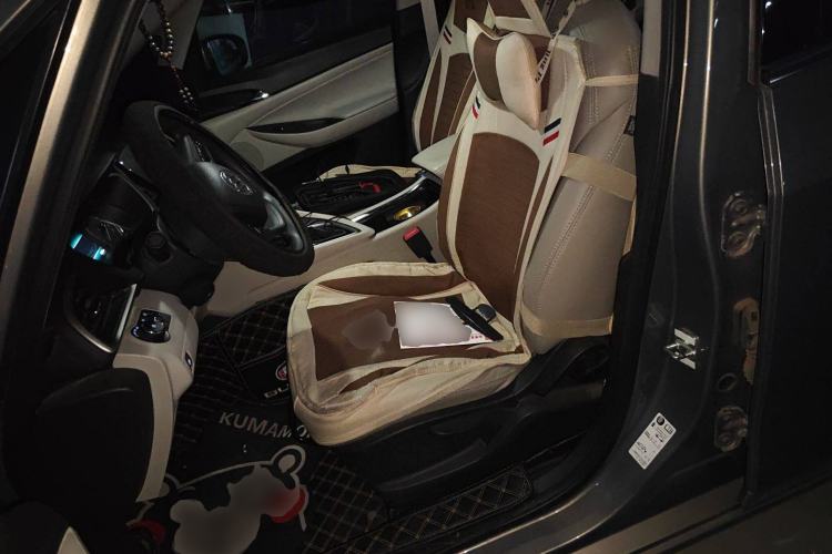 Used Buick GL6 2018 18T 6-Seater Elite Model Left Front Seat