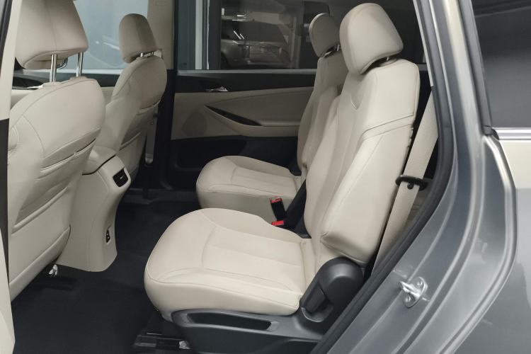 Used Buick GL6 2018 18T 6-Seater Elite Model Left Rear Seat