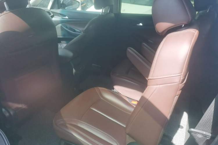 Used Buick GL6 2018 18T 6-Seater Luxury Model Left Rear Seat