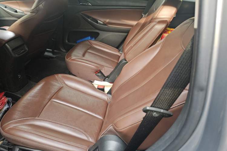 Used Buick GL6 2018 18T 6-Seater Luxury Model Left Rear Seat