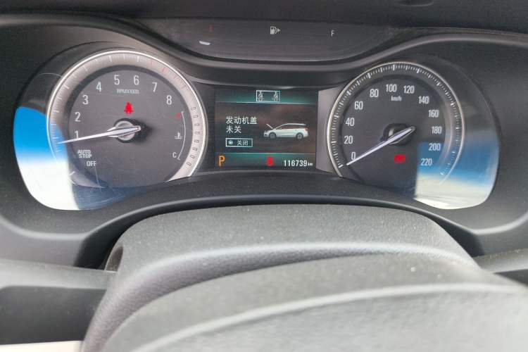 Used Buick GL6 2018 18T 6-Seater Elite Model Odometer Close Up