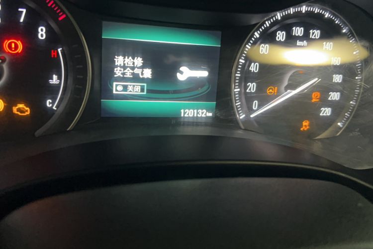 Used Buick GL6 2018 18T 6-Seater Prestige Model Odometer Close Up