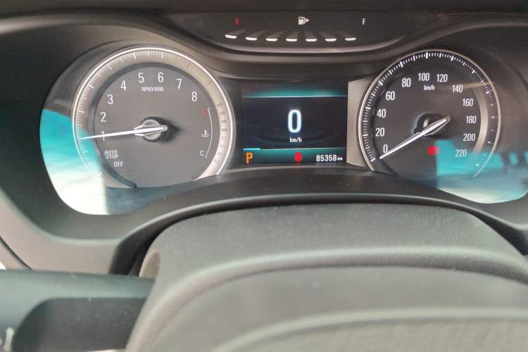 Used Buick GL6 2018 18T 5-Seater Elite Version Odometer Close Up