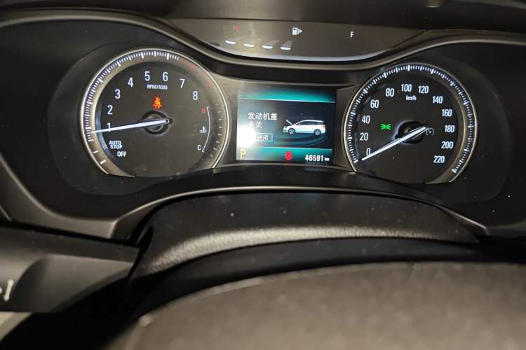 Used Buick GL6 2018 18T 6-Seater Elite Model Odometer Close Up