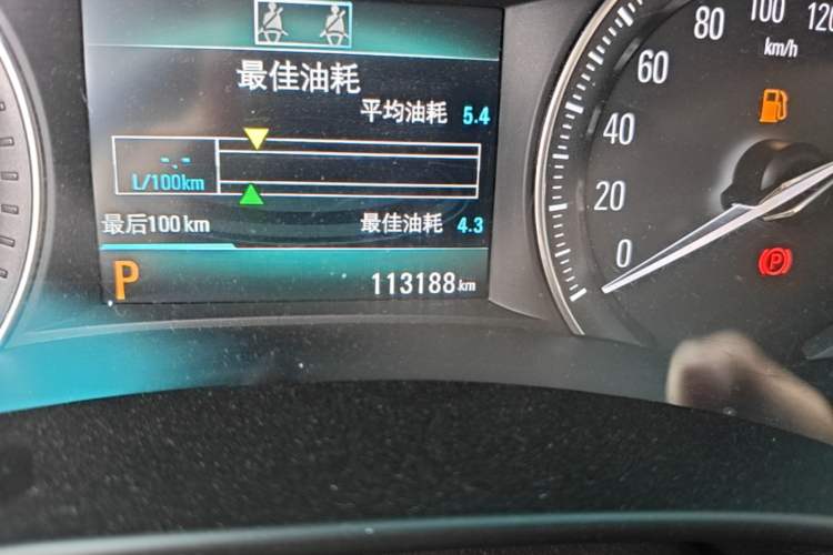 Used Buick GL6 2018 18T 6-Seater Luxury Model Odometer Close Up