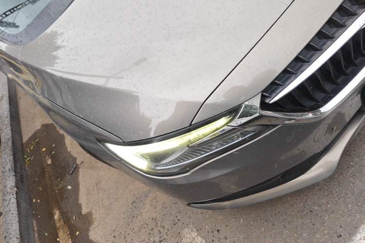 Used Buick GL6 2018 18T 6-Seater Luxury Model Right Front Headlight