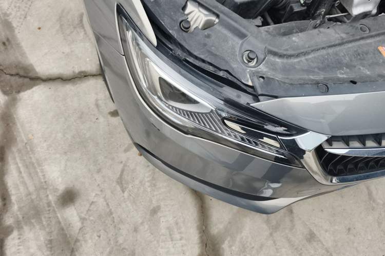 Used Buick GL6 2018 18T 6-Seater Luxury Model Right Front Headlight