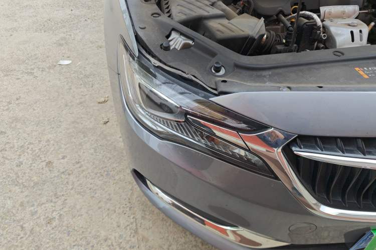 Used Buick GL6 2018 18T 5-Seater Elite Version Right Front Headlight
