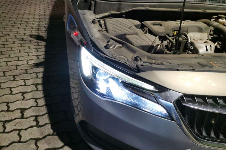 Used Buick GL6 2018 18T 6-Seater Luxury Model Right Front Headlight