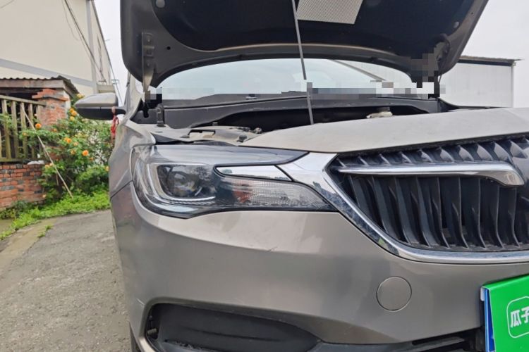 Used Buick GL6 2018 18T 6-Seater Luxury Model Right Front Headlight