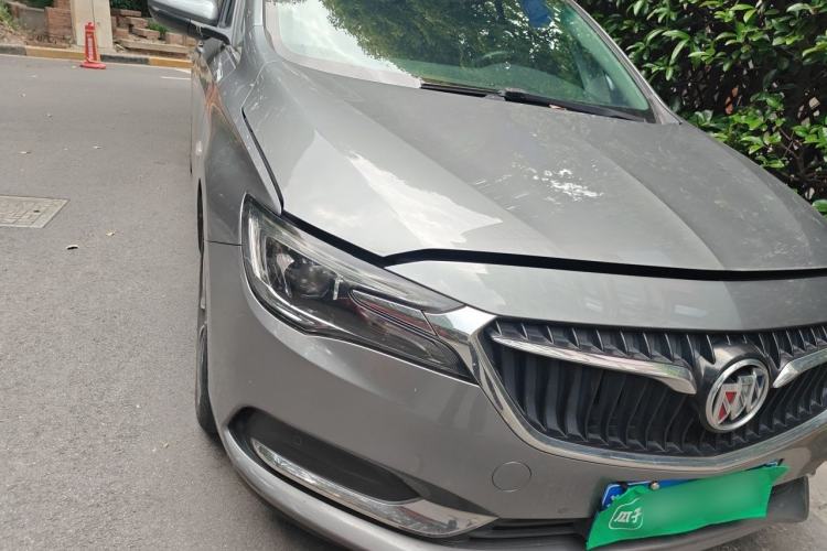 Used Buick GL6 2018 18T 6-Seater Prestige Model Right Front Headlight