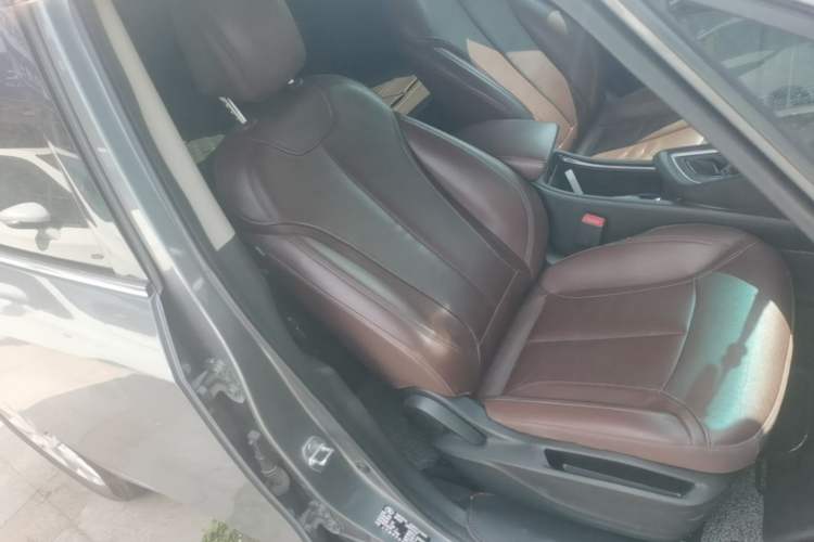 Used Buick GL6 2018 18T 6-Seater Luxury Model Right Front Seat