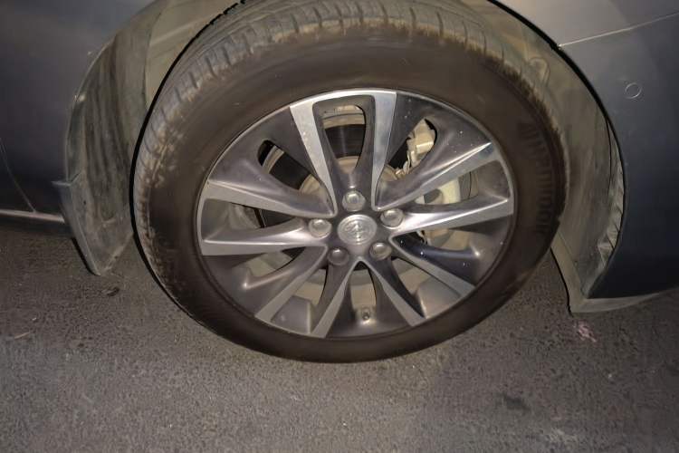 Used Buick GL6 2018 18T 6-Seater Prestige Model Right Front Wheel Hub