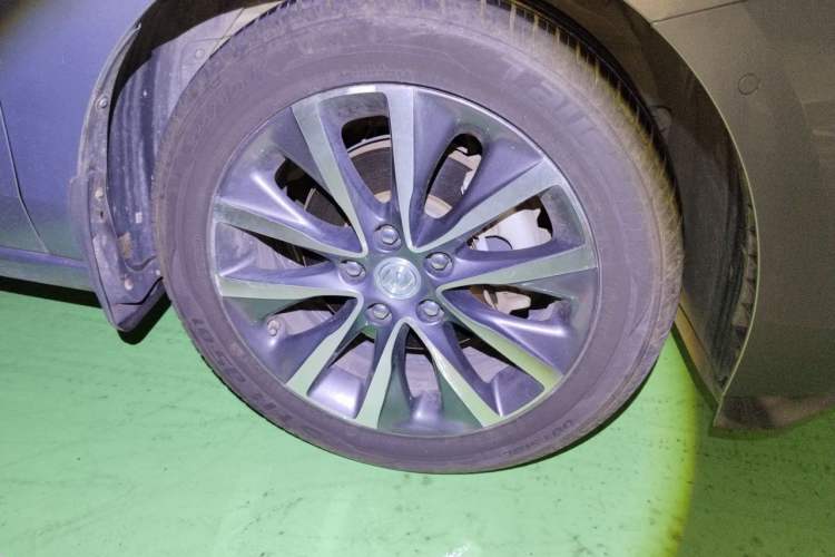 Used Buick GL6 2018 18T 6-Seater Prestige Model Right Front Wheel Hub