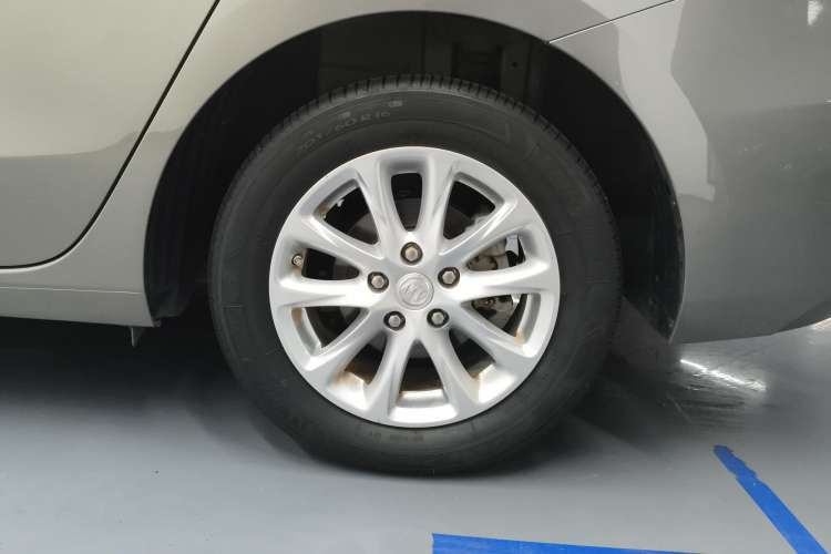 Used Buick GL6 2018 18T 6-Seater Elite Model Right Front Wheel Hub