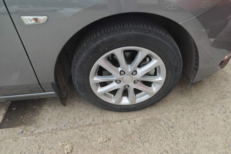 Used Buick GL6 2018 18T 5-Seater Elite Version Right Front Wheel Hub