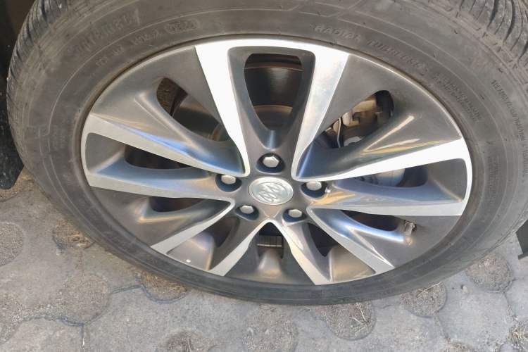 Used Buick GL6 2018 18T 6-Seater Prestige Model Right Front Wheel Hub